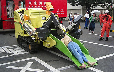 http://www.wordpress.tokyotimes.org/archives/rescue_robot02.jpg